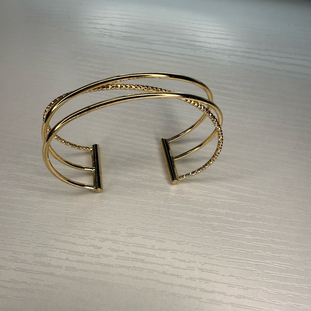 Elegant Gold Cuff Bracelet